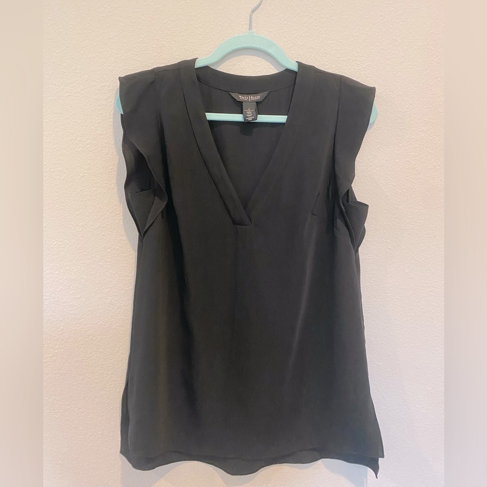 White House Black Market top. NWOT.